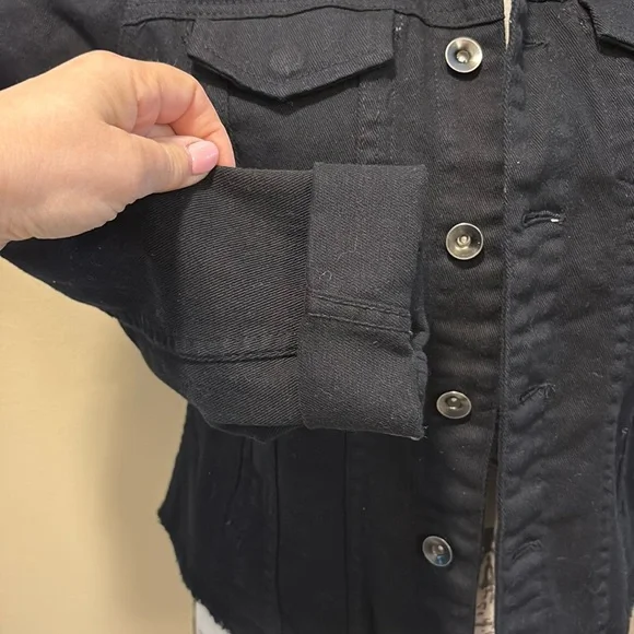 🦋Htrailz Classic soft denim with satin butterfly & floral back boutique jacket - Picture 3 of 13